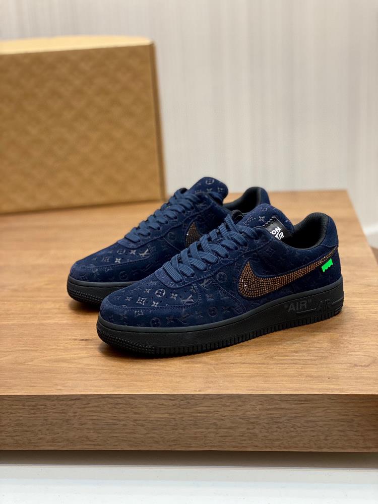 Louis Vuitton x x Nike co branded model is designed to basically follow the style of THE TEN The Swoosh line and tongue label have a familiar visual