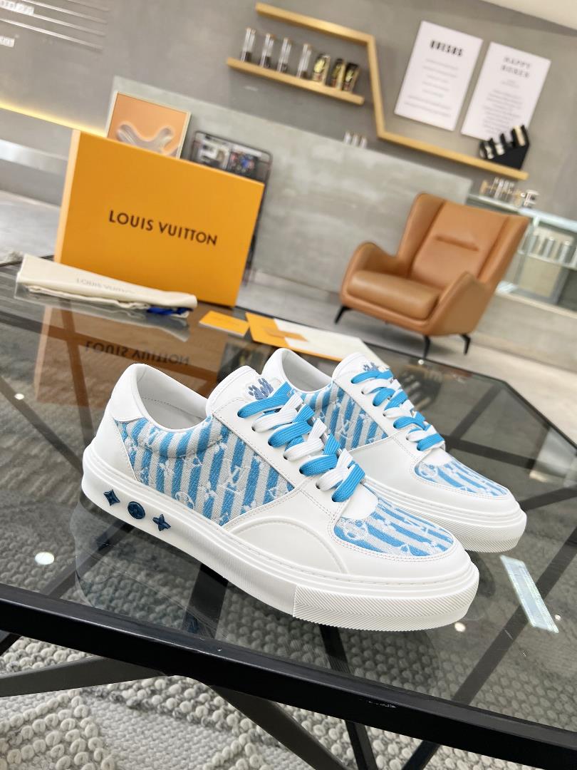 lv top tier agent purchase of the popular casual board shoe counter for men on the street