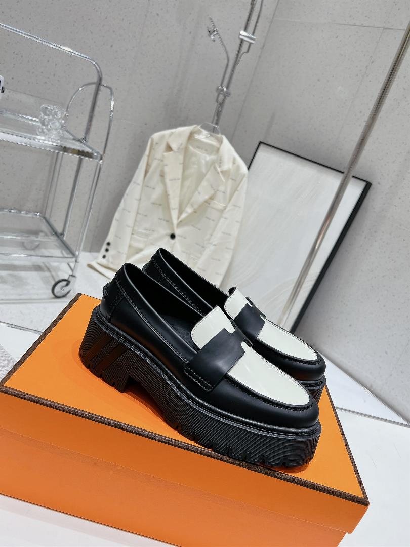 Hermes Hs new thick soled Slipon shoe in autumn 2023 are simple elegant and advanced v