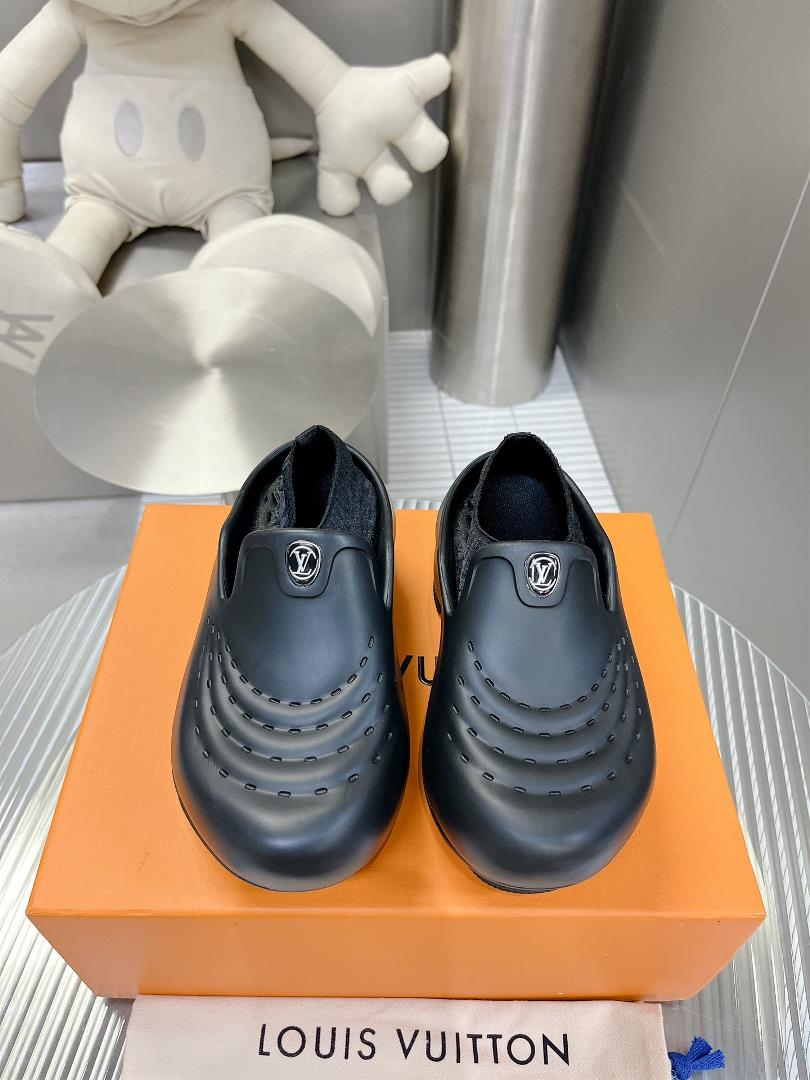 The shoe that debuted in the 2023 fashion show is named Louis Vuitton Shark Clog The shell material