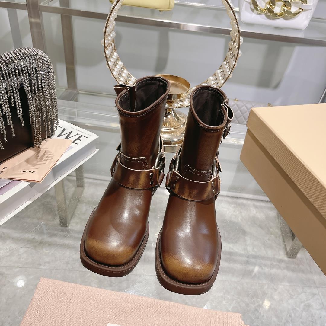 Factory mimiu 2023 Autumn and Winter New Product Limited Quantity Lock Short Boots Popular Boots Miu