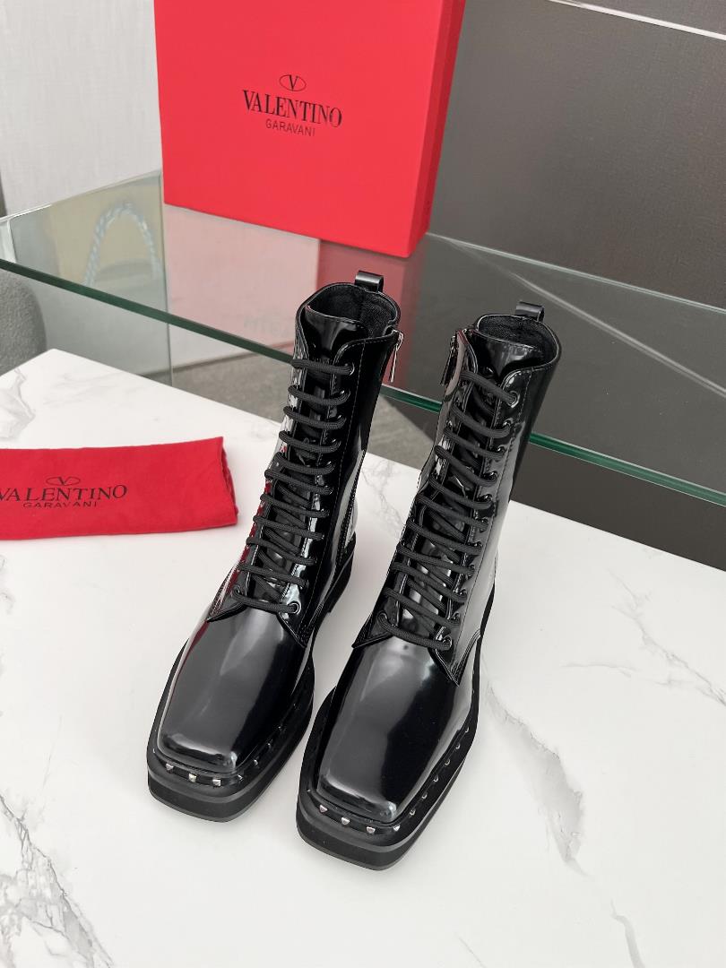 Womens shoes and womens clothing Valentino 2023 early autumn new Valentino original one