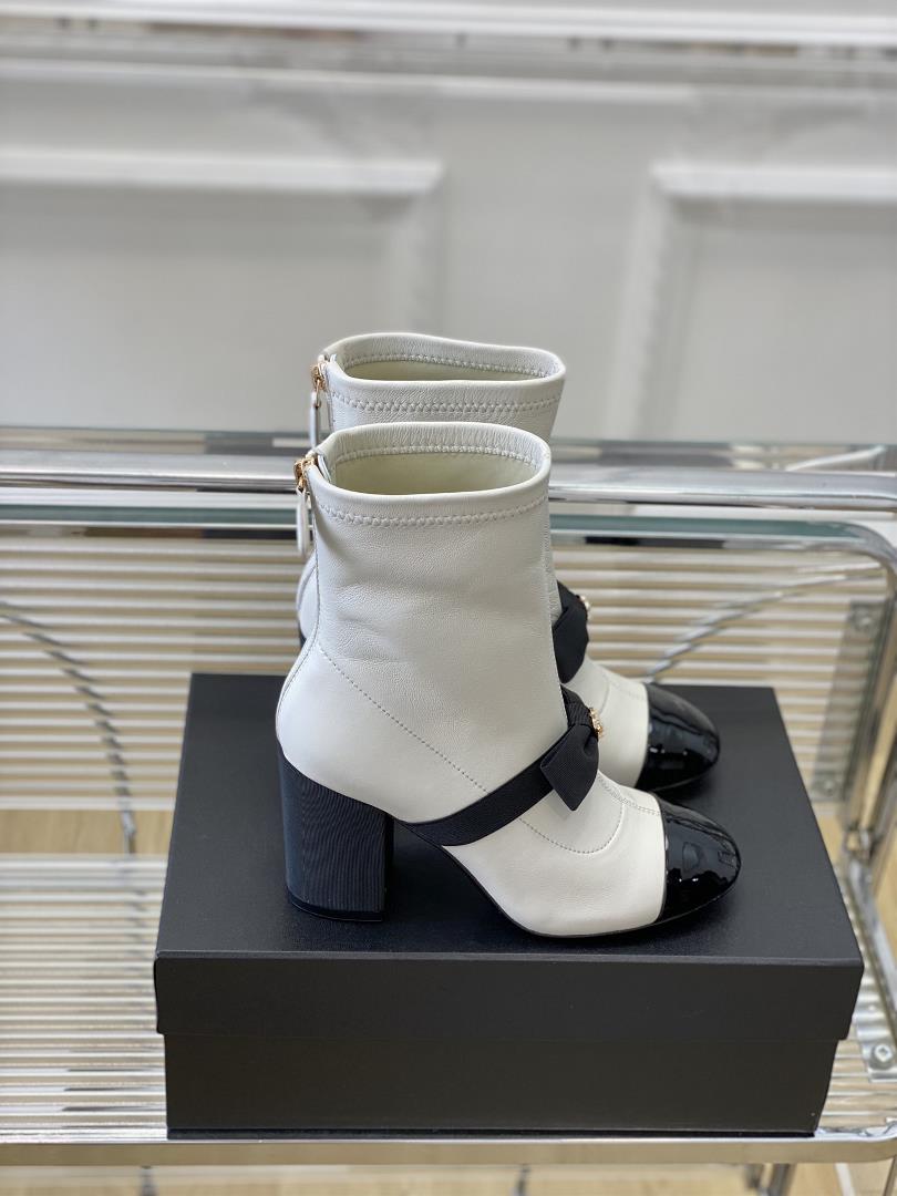 Chanel Bow Short BootsTake a good look at this seasons collectionMary Jane cannot refuse the b