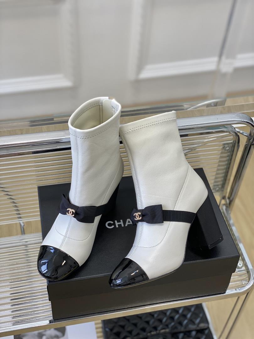 Chanel Bow Short BootsTake a good look at this seasons collectionMary Jane cannot refuse the b