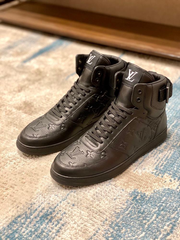 lv Rivoli High Top Sneakers with Top Quality This sports shoe is made of embossed calf lea