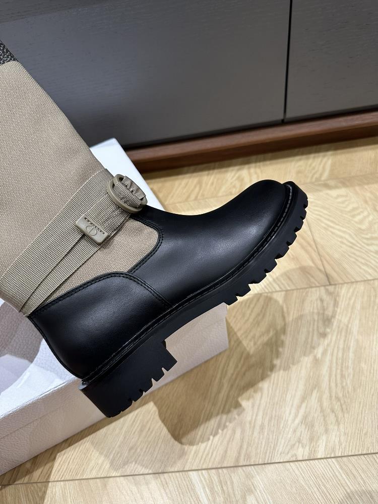 Moreover Dior boots with calf leather inner lining are not just a fashion accessory they