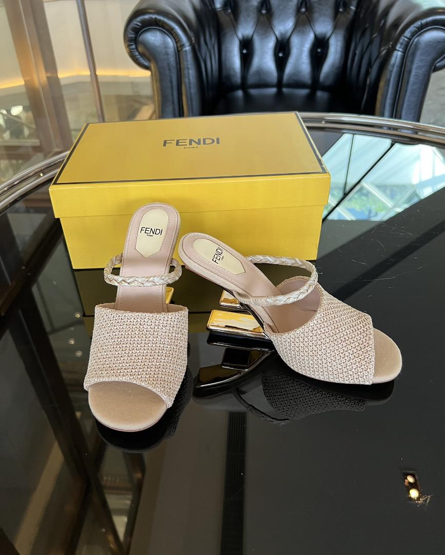 FENDi First Sandals Top Exclusive OriginalThe upper is made of woven Lafite grass material imp