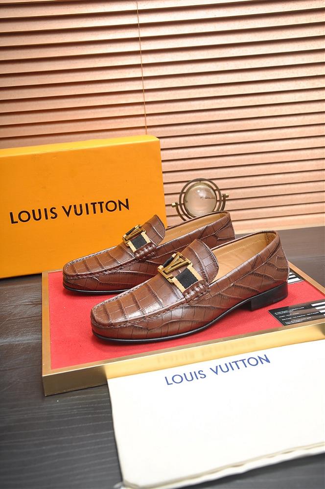 LV original single leather outsole LV latest leather business suit shoes are launched on the official website simultaneously The top layer of Italian