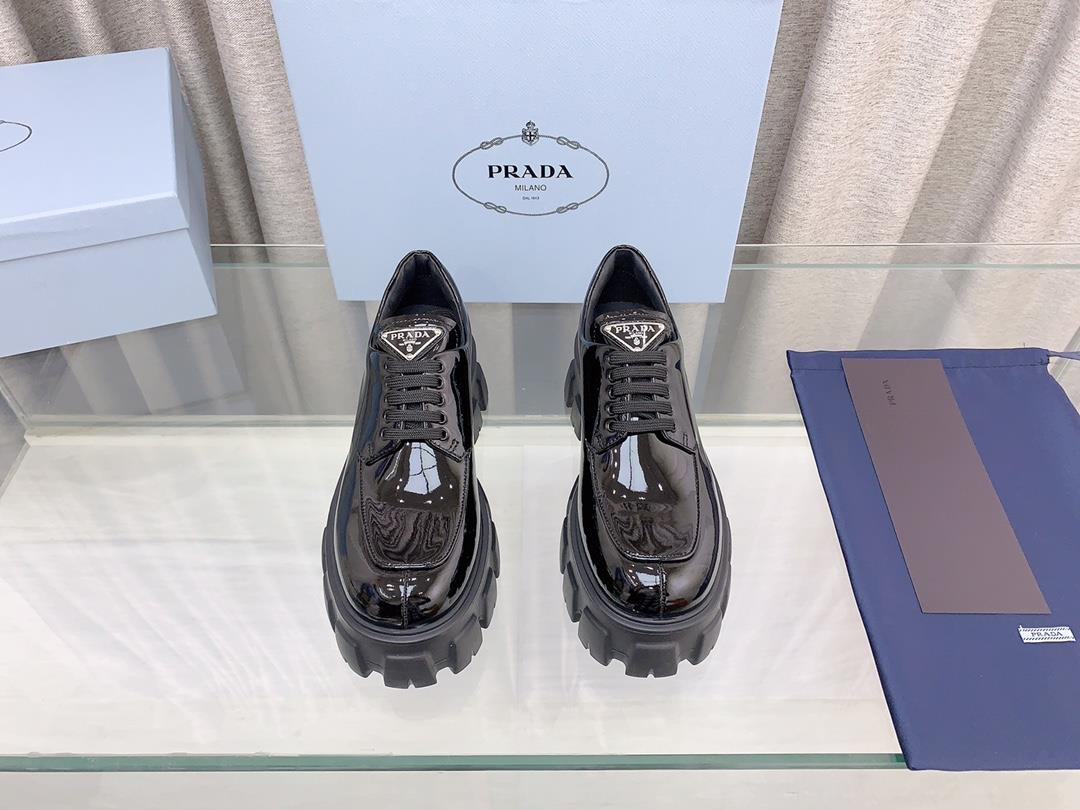 Prada Prada shiny leather lace up thick soled Slipon shoe shoesUpper painted with enamel