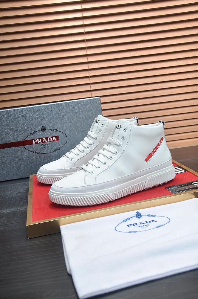 Prada Mens Shoe High end Brand Official Website 11 The latest masterpiece is made of Italian imported top layer cowhide and inner lining making walk