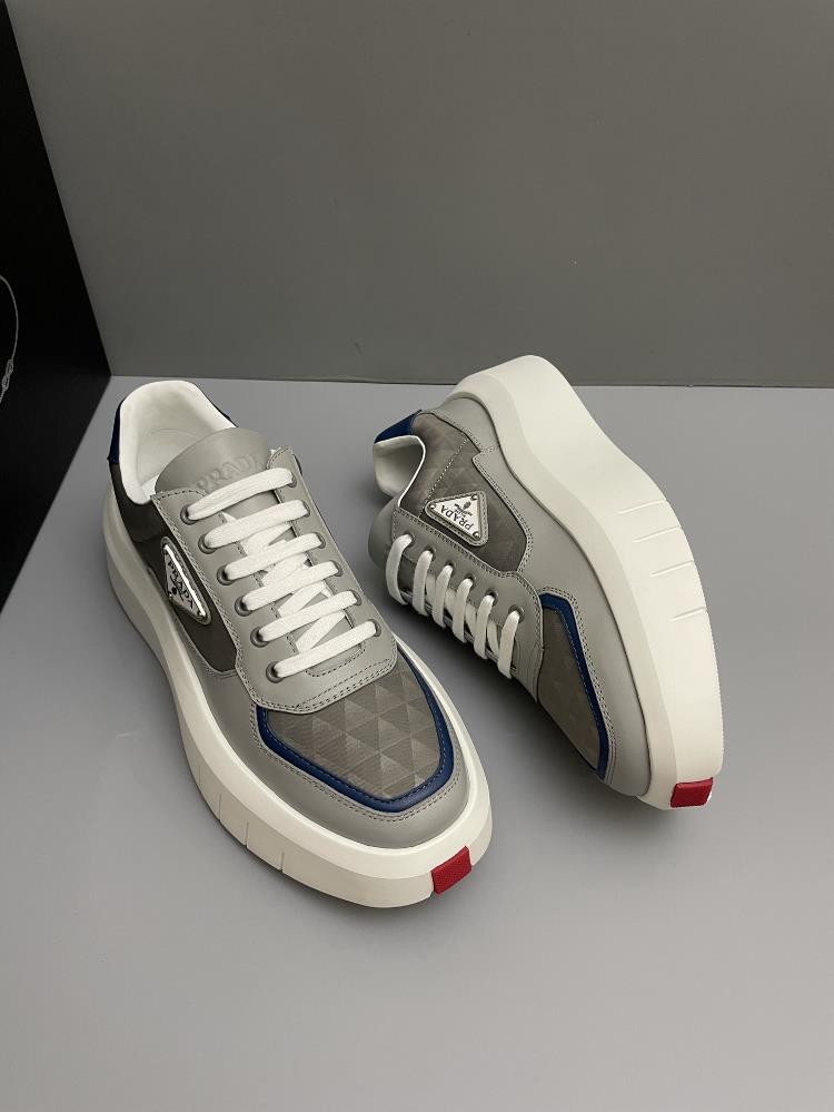 PRAD Thick Sole Casual Sports Shoes Channel Boutique Made of Imported Napa Leather Panel Dark Pattern Fabric Leather Texture at a Glance Matched wi