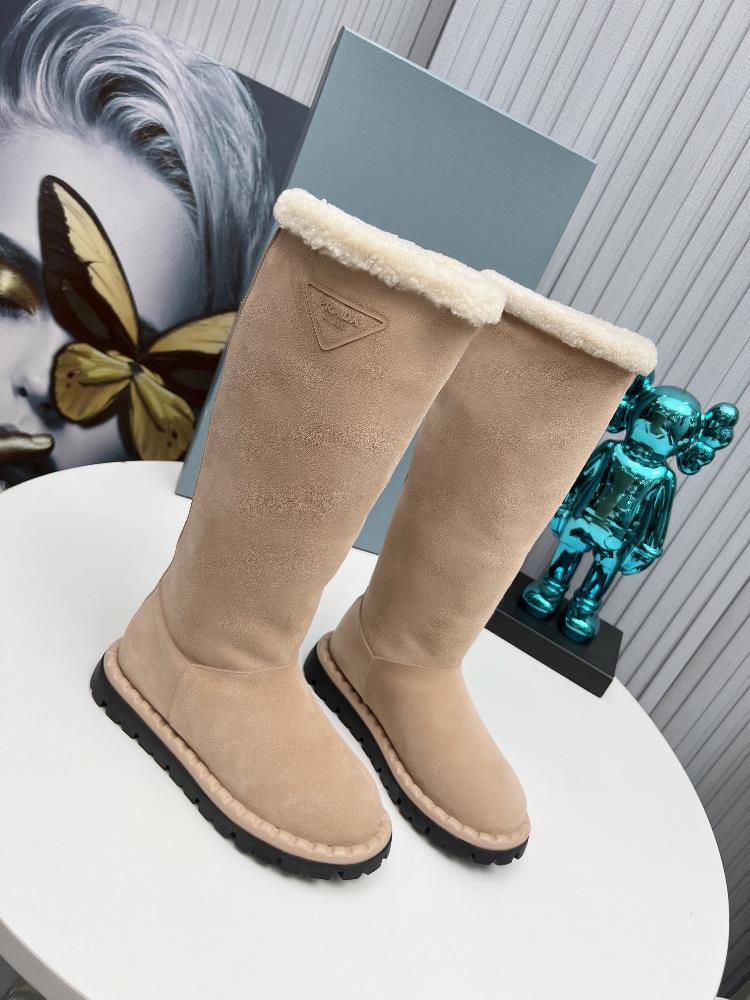 Factory 2023 SSS launches the latest Prada long and short boots sandals and single shoes slim heels back pockets and thick heels seriesPRADAs ear