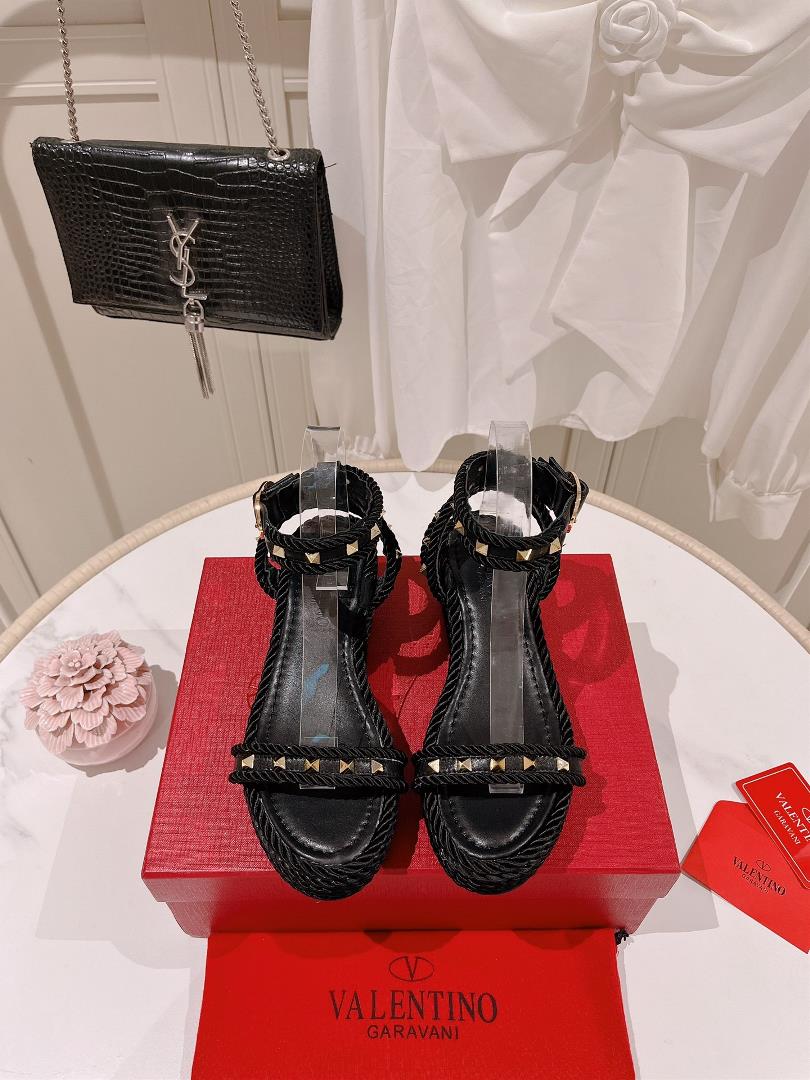 The highest version in the market exclusive new model 2023 the latest Valentino womens sandals Va