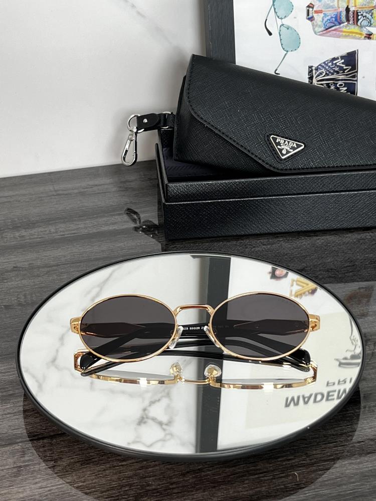 Extremely beautiful classic and popular style with quality NO1 circular shapeSunglasses F