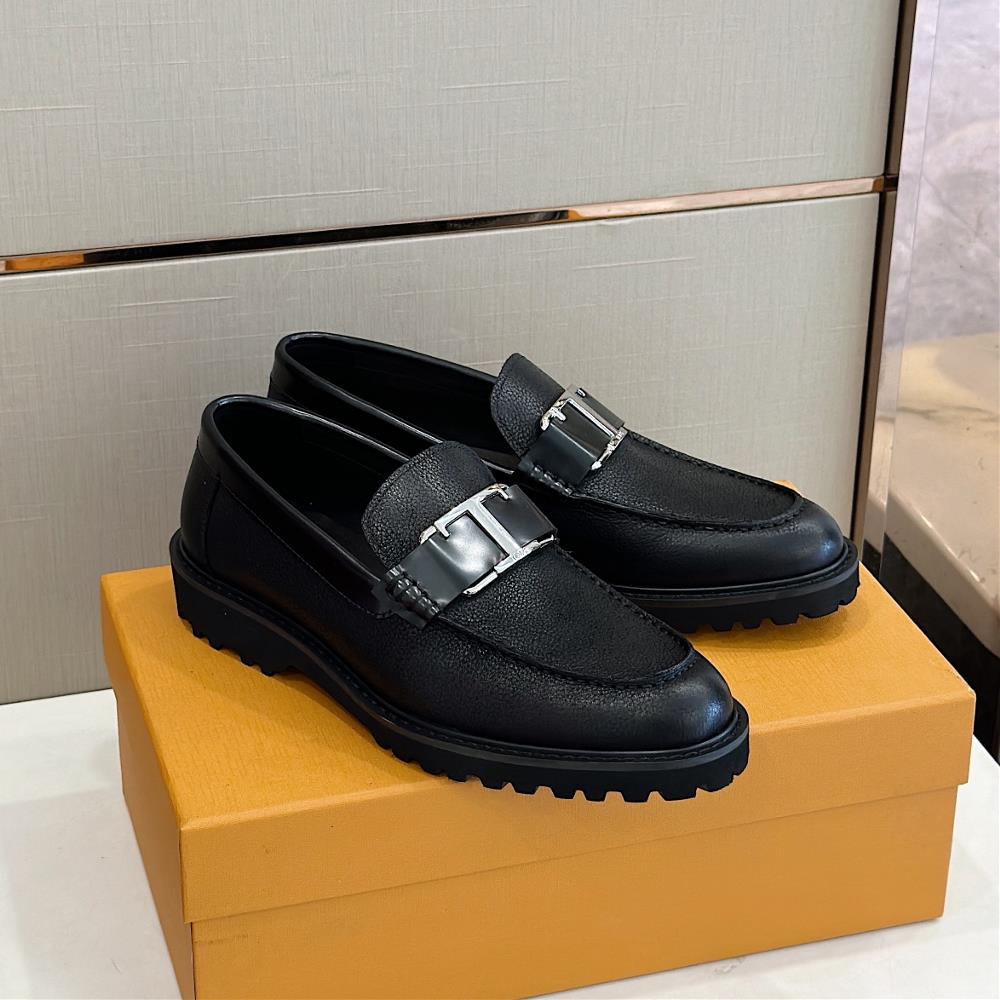 TODS T TIMELESS leather loafersThis Lefu shoe is made of semi high gloss grain leather an