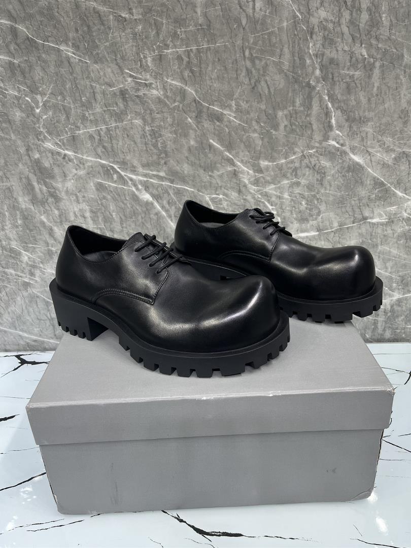 2023BALENCIAGA Balenciagas new HUMMER Derby shoe slightly asymmetric round head lace up shoes pur