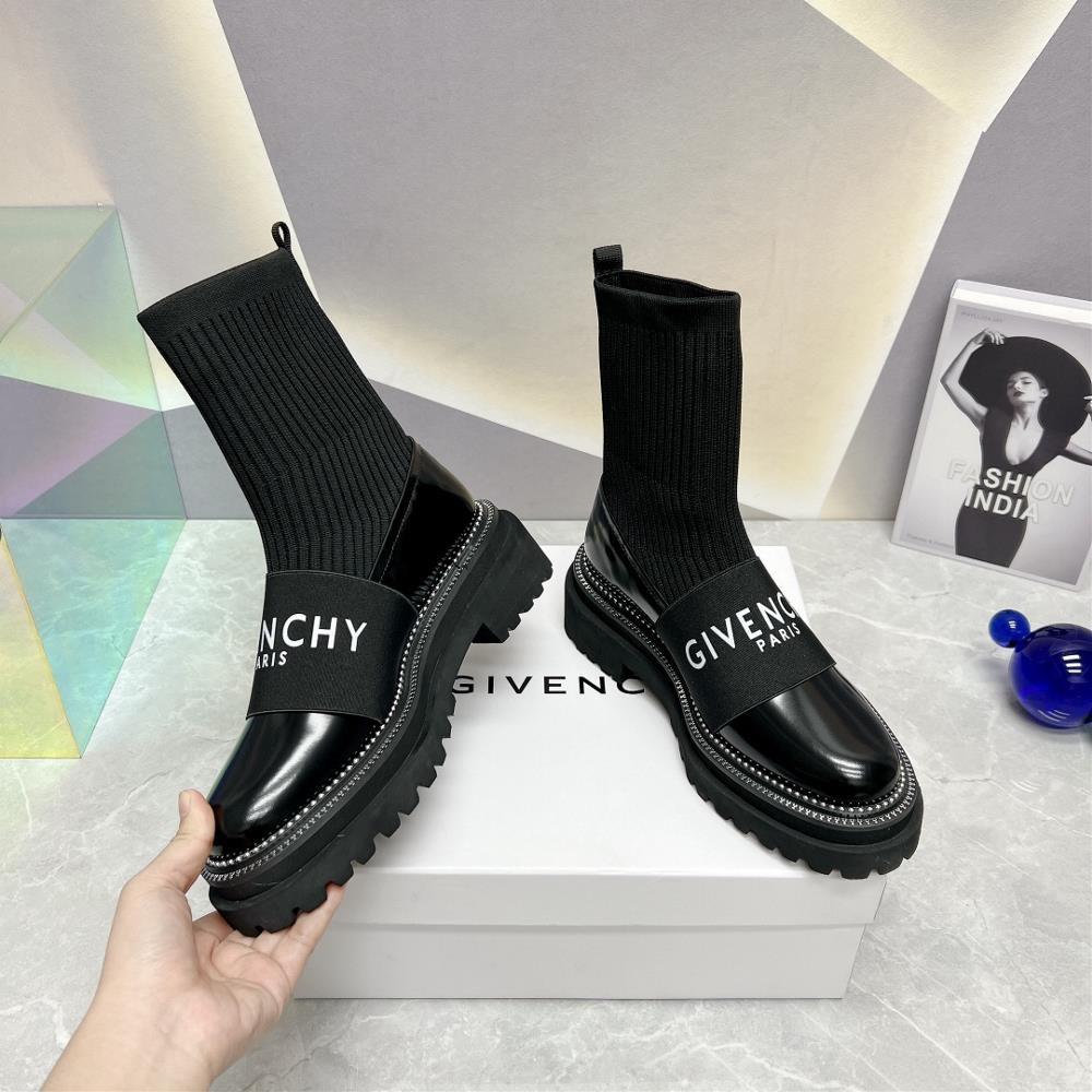 Factory toplevel versionGIVENCHY 2023vs AutumnWinter New CollectionRound headed letter s