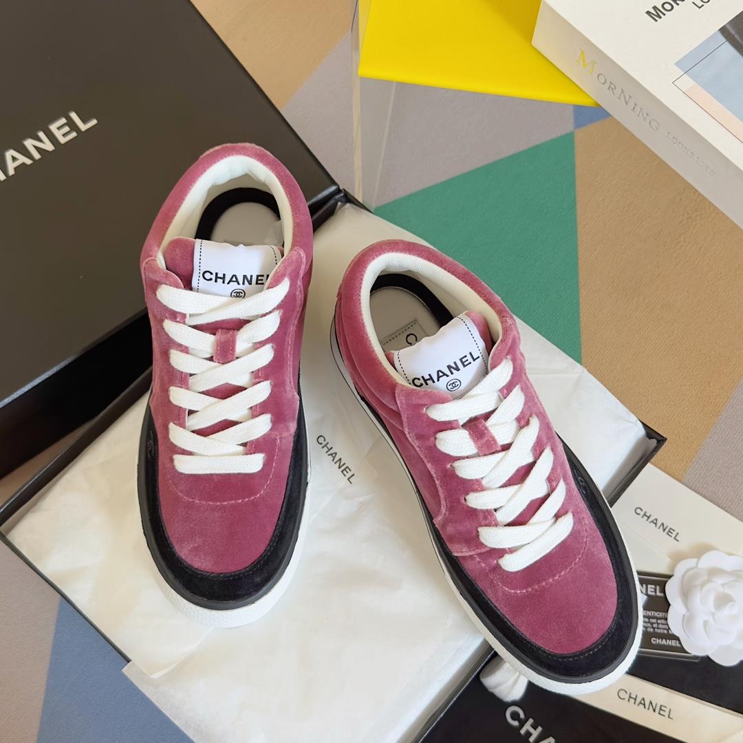 Top version  Chanel Chanel 23B Panda Color Sneaker Xiaoxiang Casual Sports Shoes Thick Sole Color Ma