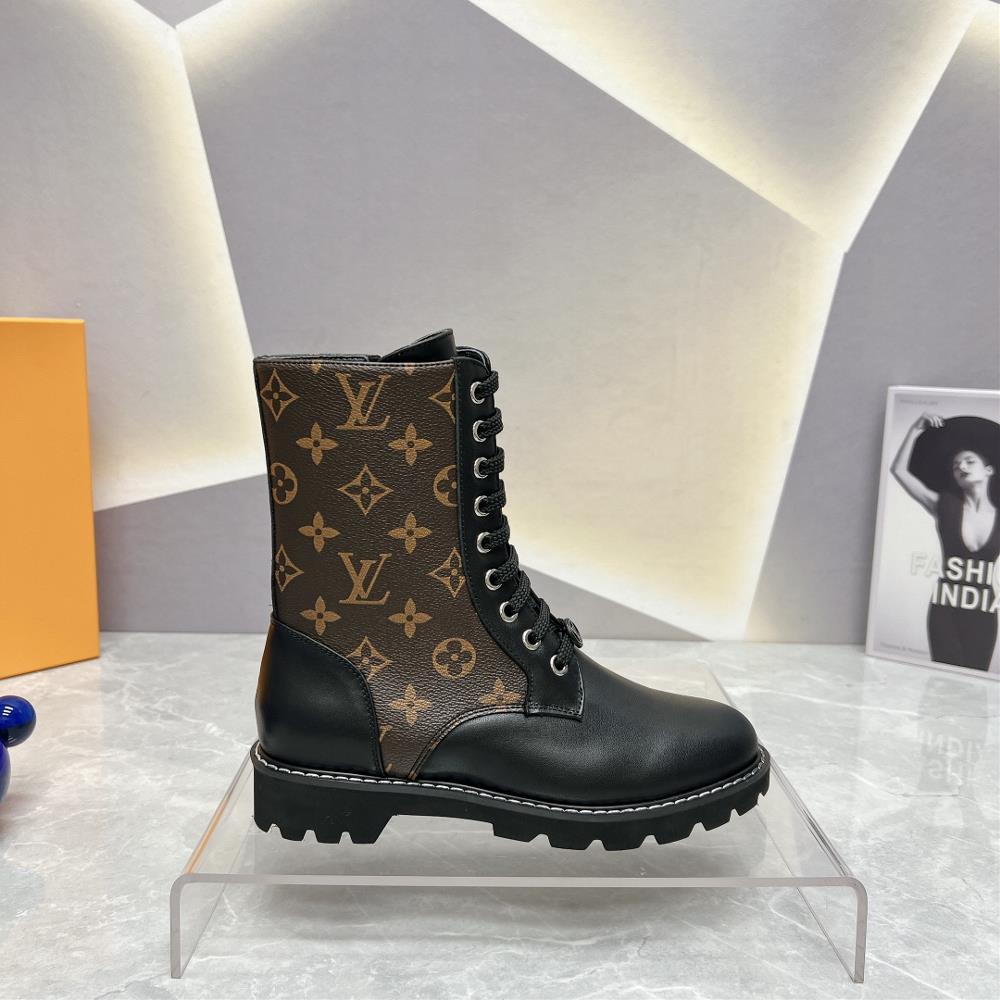 Factory exclusive toplevel versionL Lv Brand 2023 vs AutumnWinter New Martin Boot CollectionRound toe lace up zippered short bootsOriginal details