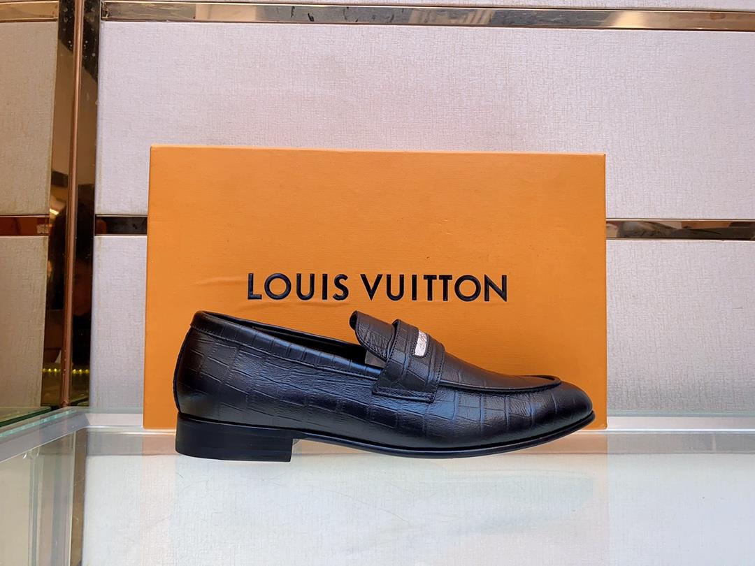 Lv brand  leather outsole SAINT GERMAN Slipon shoe This Slipon shoe leather shoes use imported