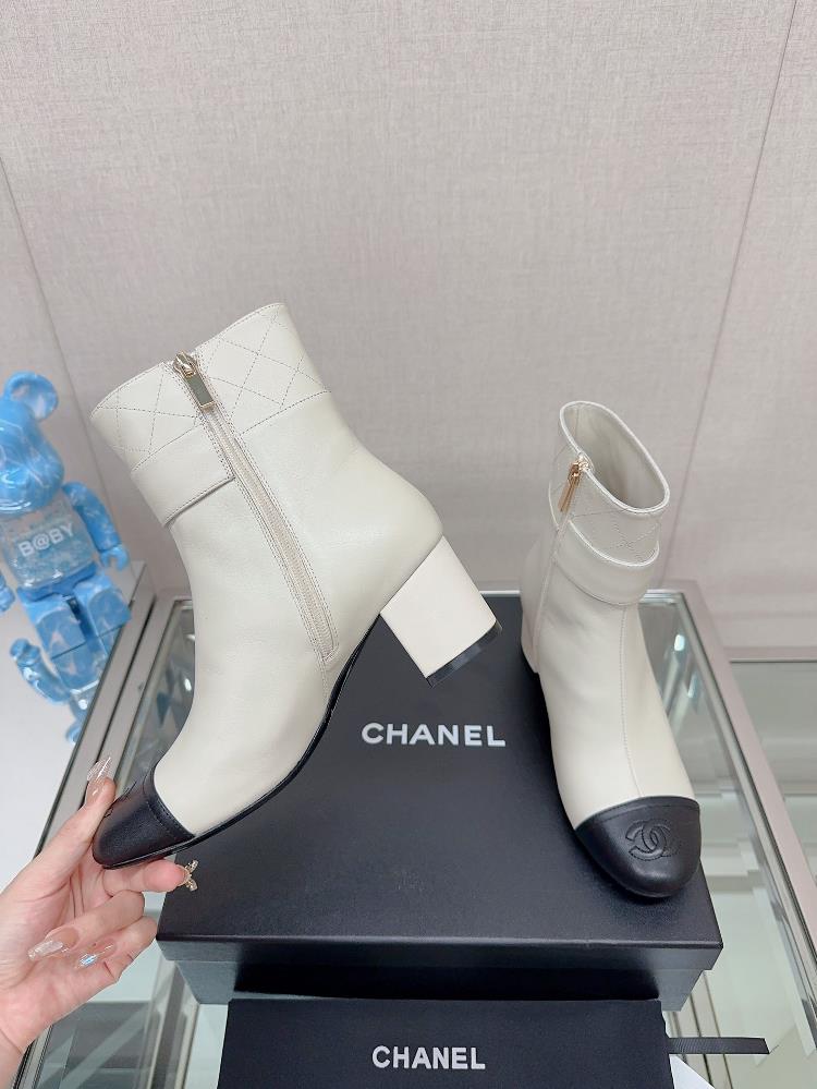 23Ss Autumn and Winter New Channel Small Fragrance Thick Heel Middle Ancient Buckle Short