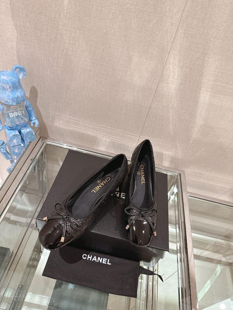 Chanel 23FW New Small Fragrance Square Headed Single Shoe Electric Embroidery Lingge Doub