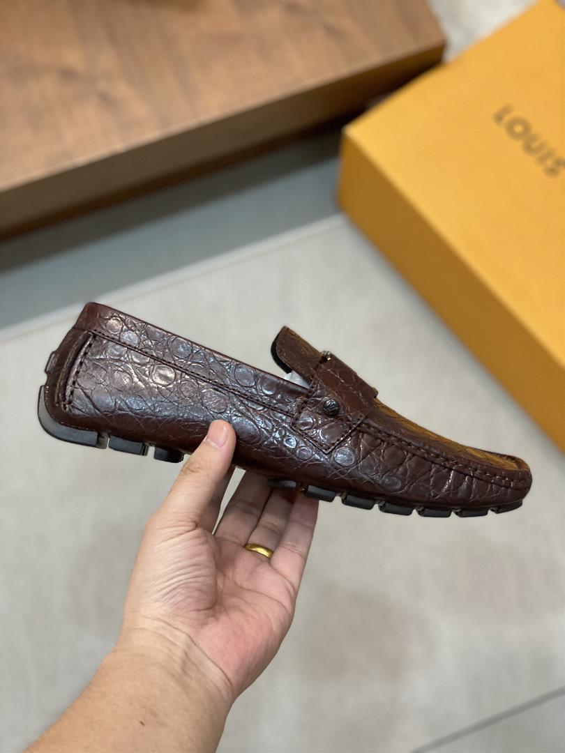 Louis Vuitton LUXEMBOURG SAMOTHRACE series of bean shoes made a remarkable debut on the s