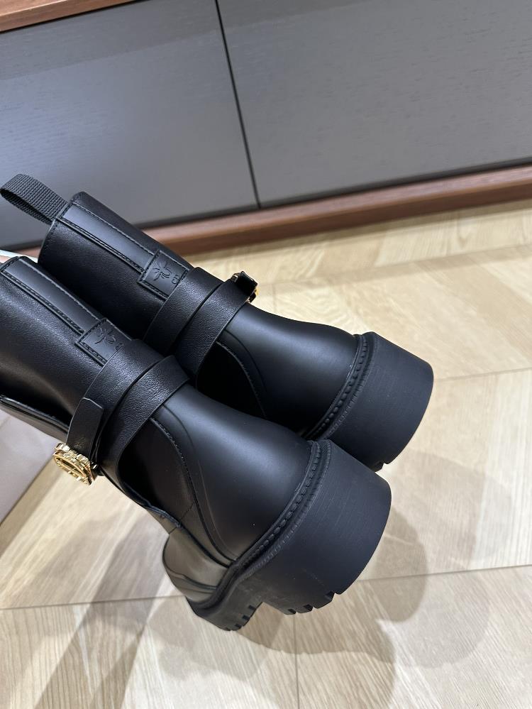 Furthermore the craftsmanship behind Dior boots is unparalleled Each pair is meticulousl