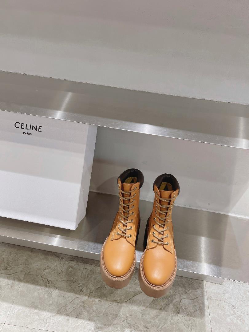 Celine 2023 AutumnWinter New Yang Mi Same BootThe Arc de Triomphe English style short boots are sim