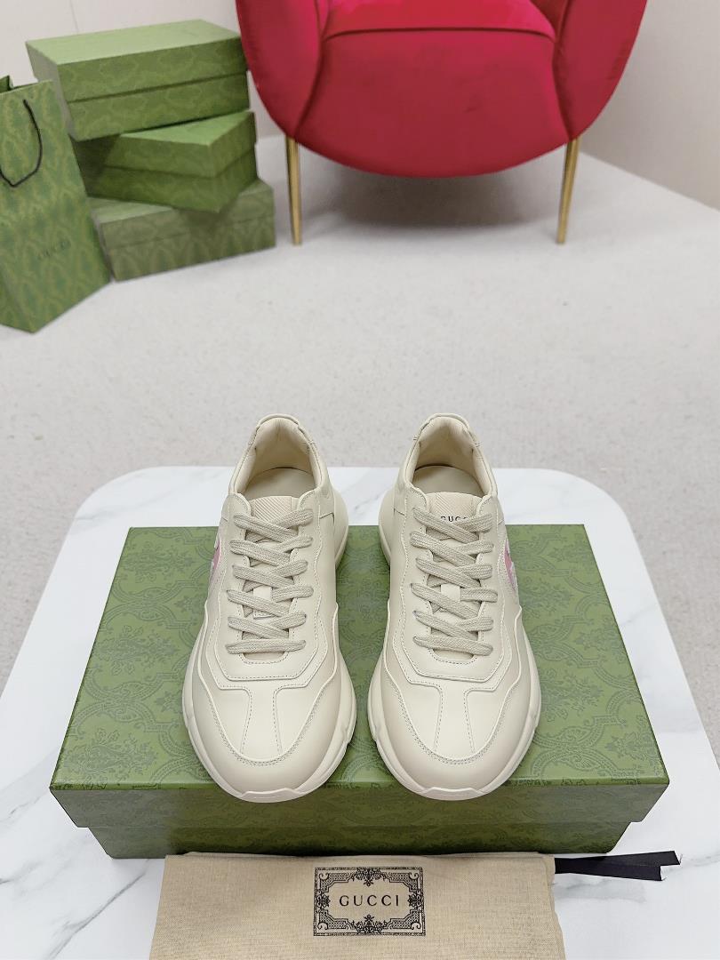 Womens  Mens Guccis toplevel version of the couples fathers shoe series is launchedGG couples