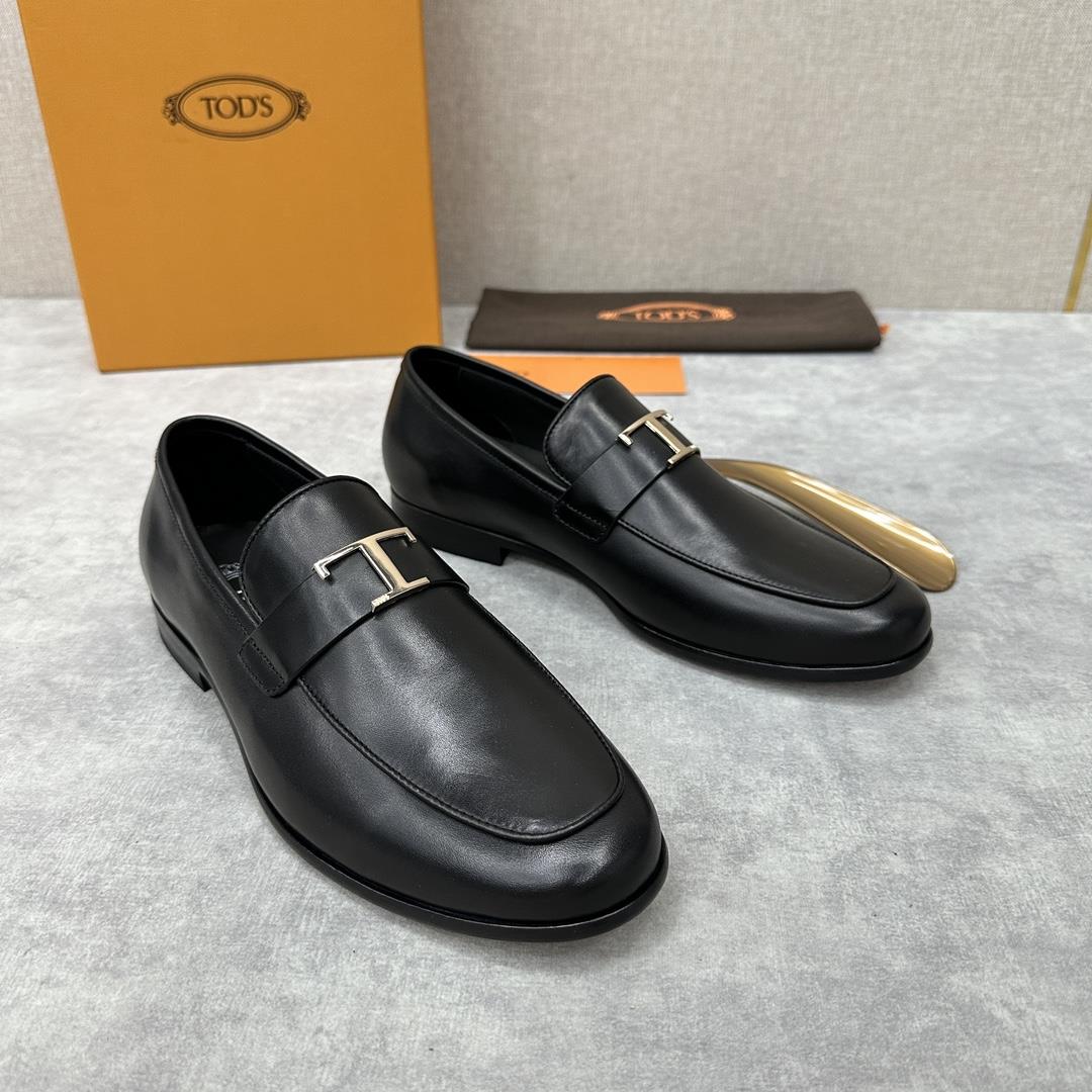 TODS new product Tods T Timeless leather This Slipon shoe are simple and elegant in desi