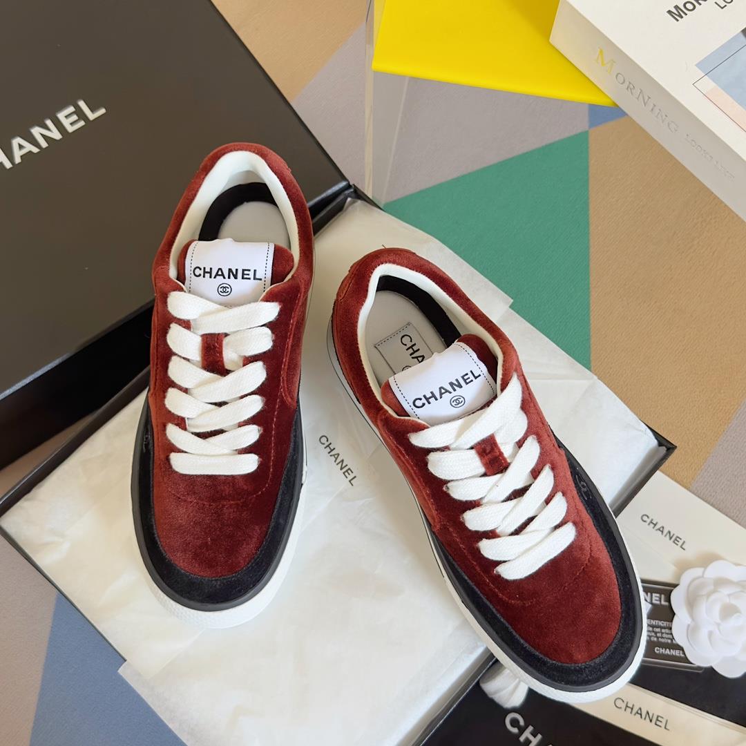 Top level version Low Chanel Chanel 23B Panda Color Sneaker Xiaoxiang Casual Sports Shoes Thick Sole