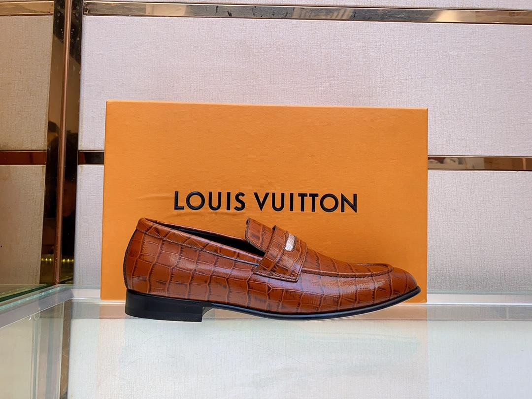 Lv brand  leather outsole SAINT GERMAN Slipon shoe This Slipon shoe leather shoes use imported