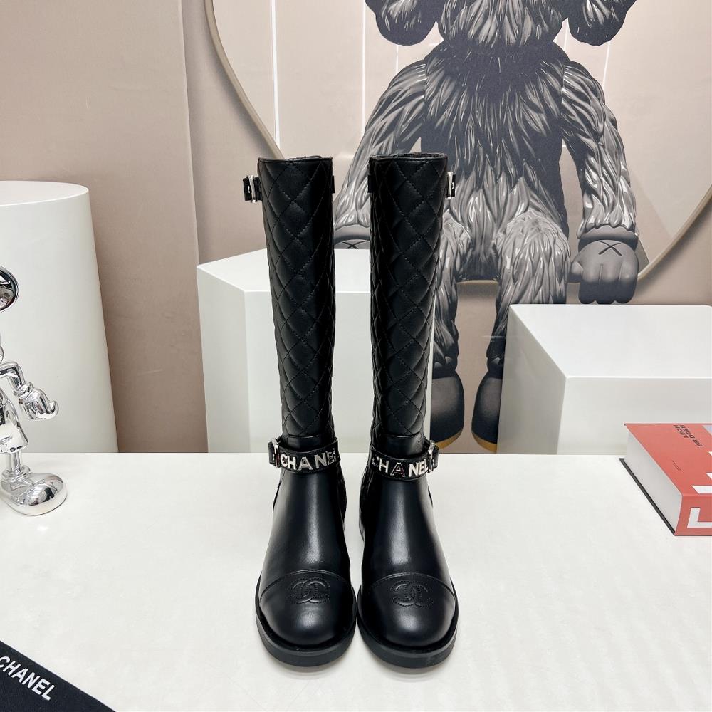 Factory toplevel versionCHANE Xiangjia 2023 vs AutumnWinter New Boot CollectionRound headed letter bootsThe new version has a high exit rate in Euro