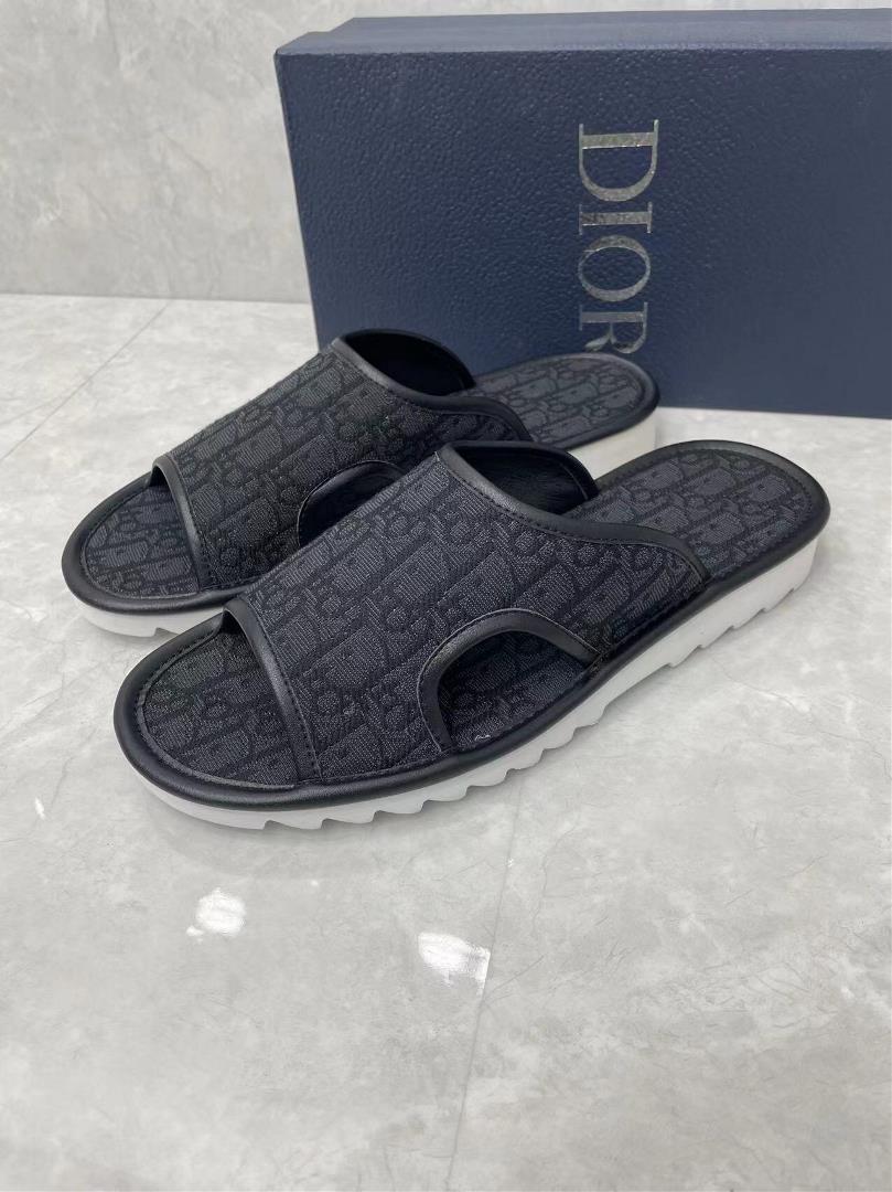 DIOR ALIAS New Sandals and Slippers Dior Alias sandals are a new product from the summer a lei